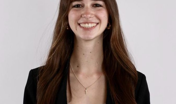 Byline photo of Lili Perez